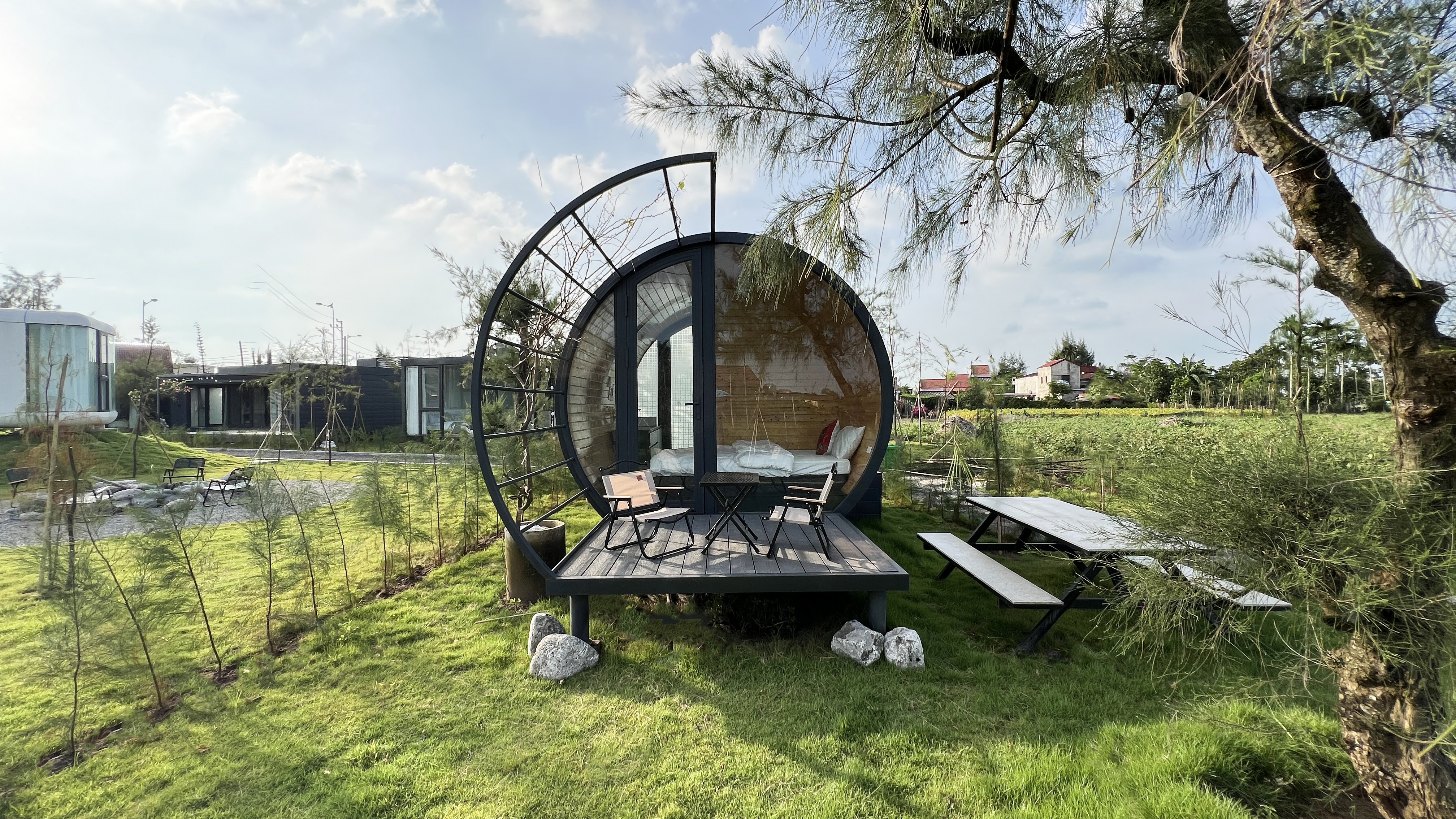 Hobbit House DSDStay – Ngôi Nhà Bước Ra Từ Truyện Cổ Tích Giữa Rừng Thông Thịnh Long