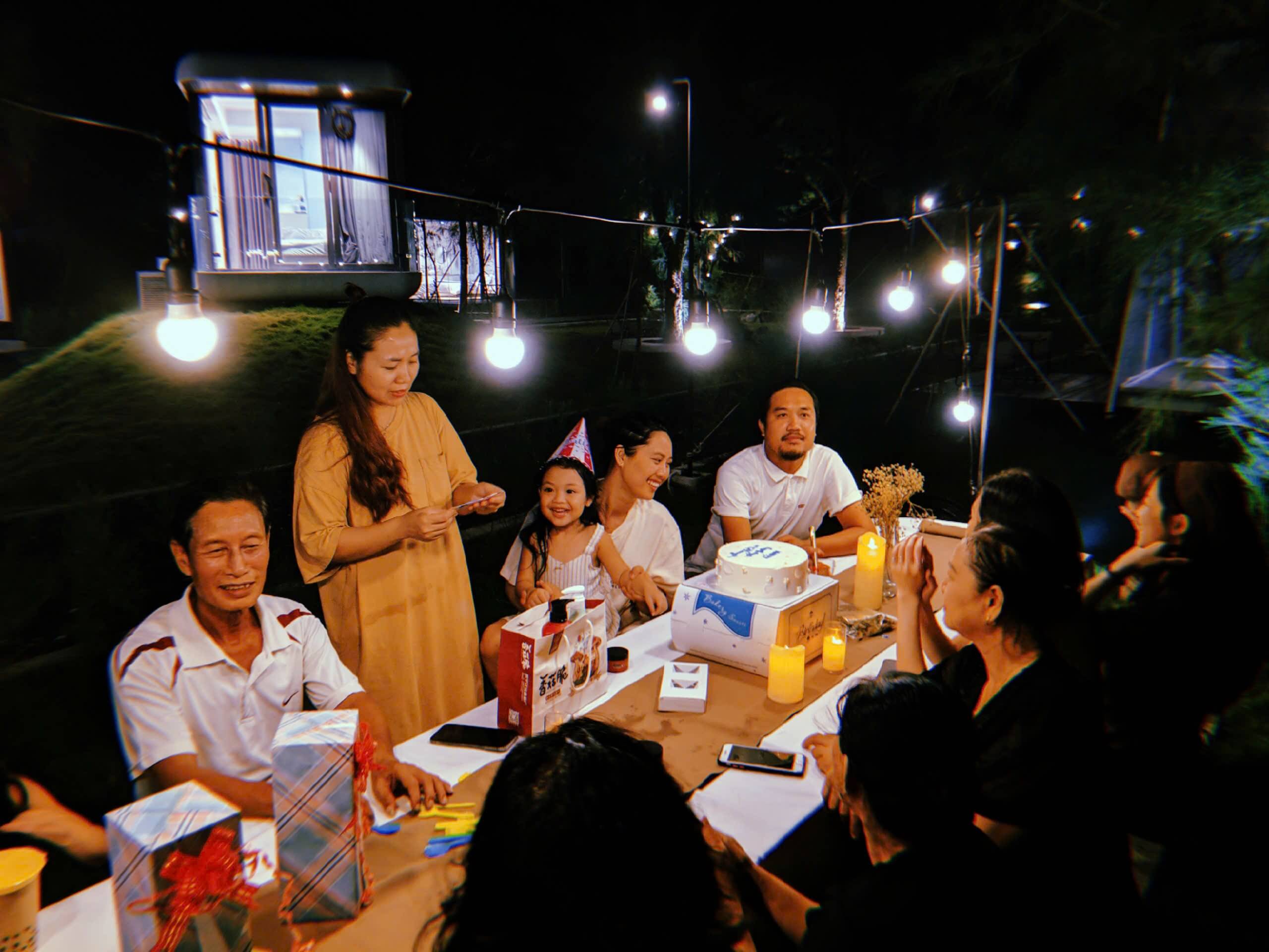 Tiệc sinh nhật private dưới ánh nến
